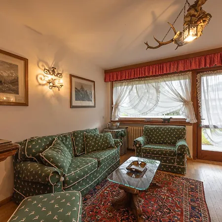 Casa Cinque Torri Cortina dʼAmpezzo